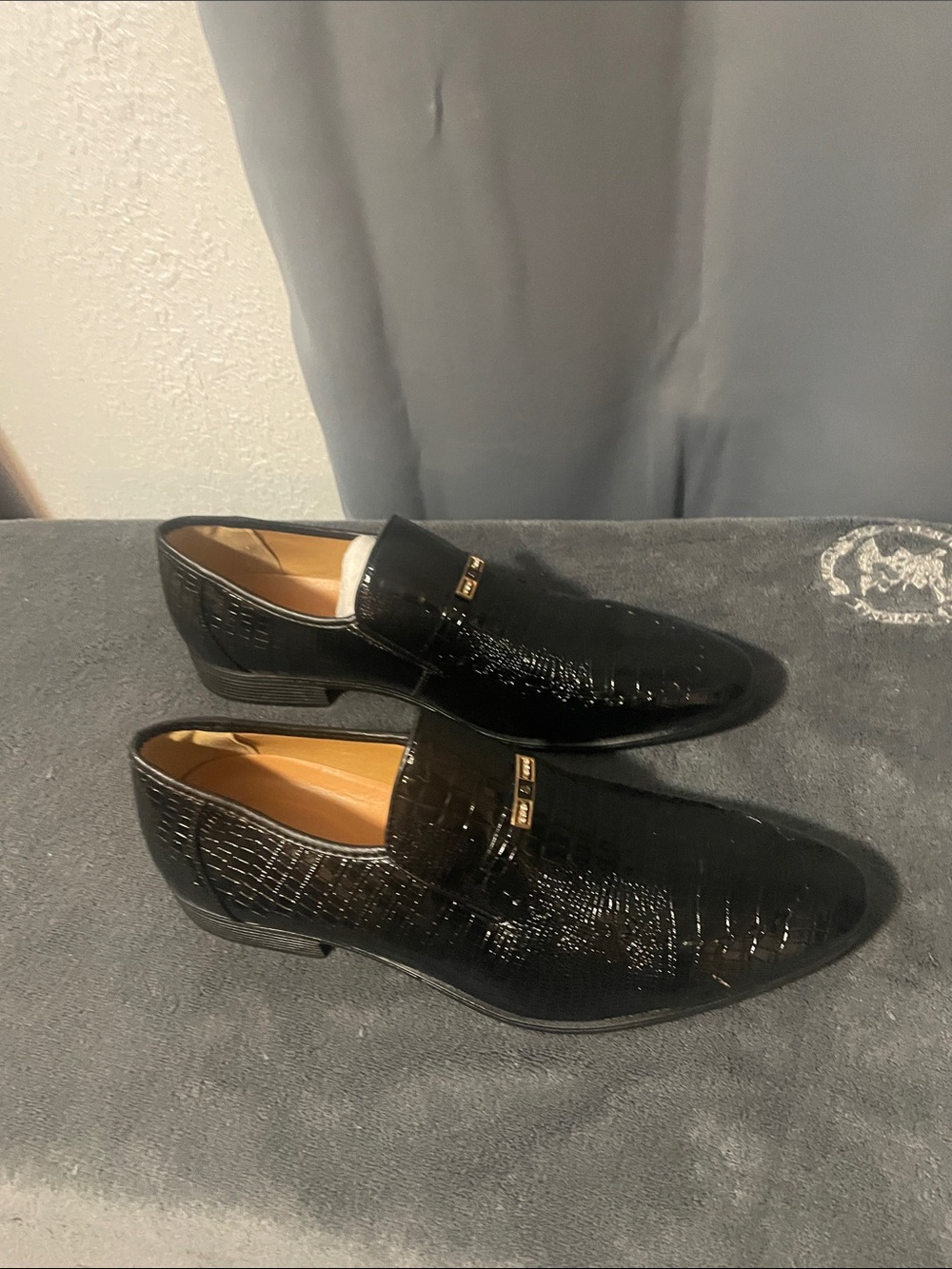 Men’s Black Croc-Embossed Leather Slip-On Loafers NWOT